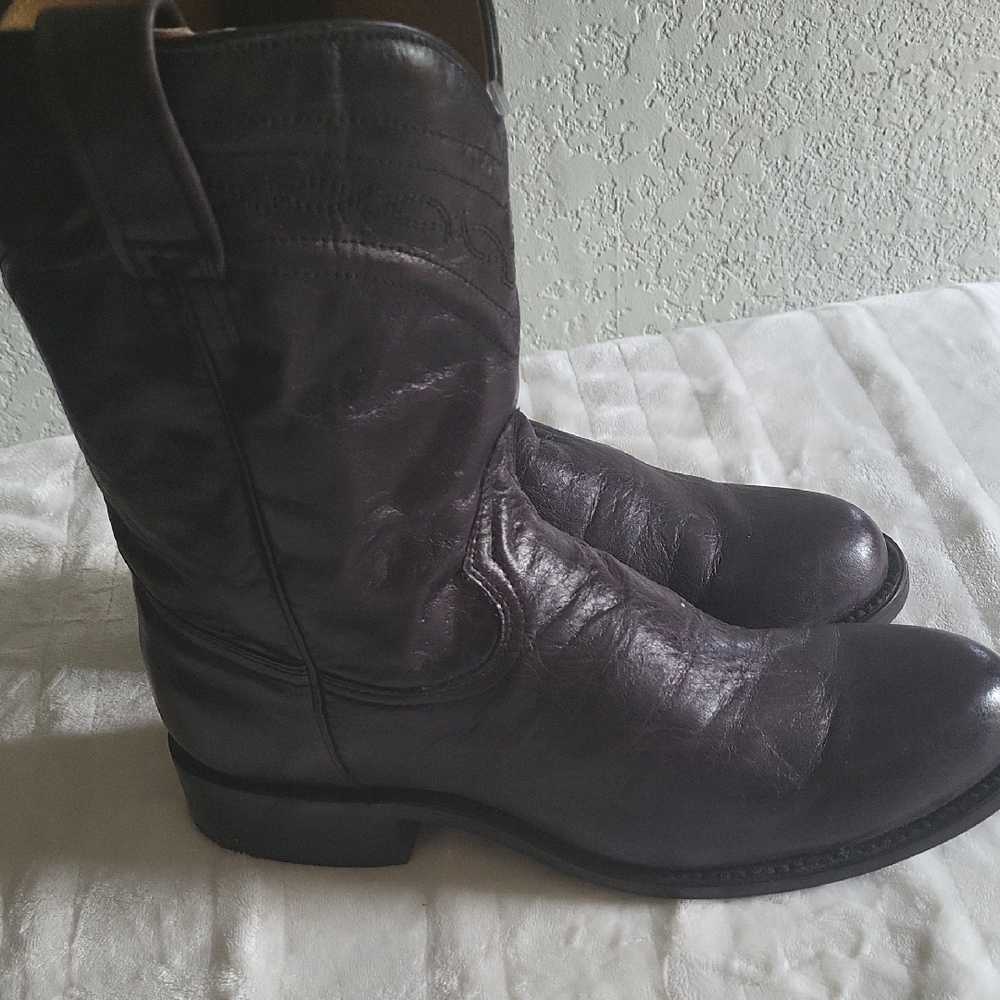 Botas - Picture 2 of 7